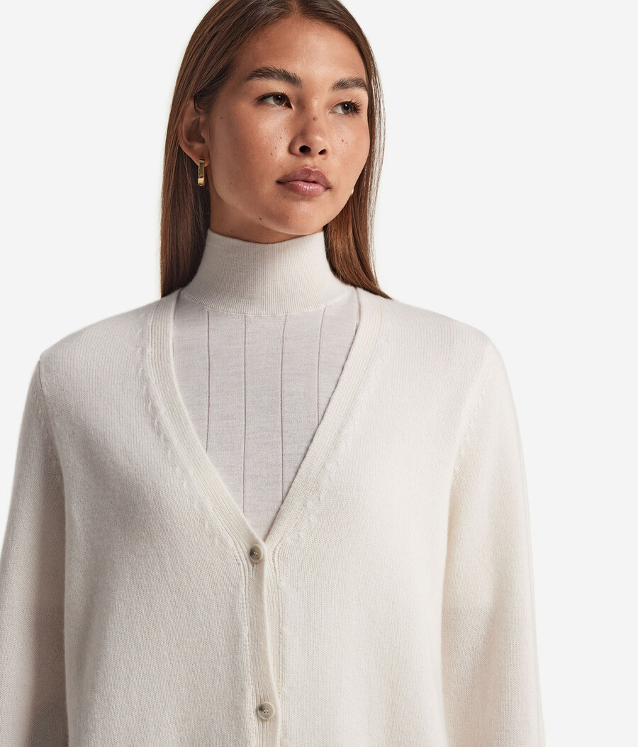 cardigan con scollo a v in cashmere ultra morbido