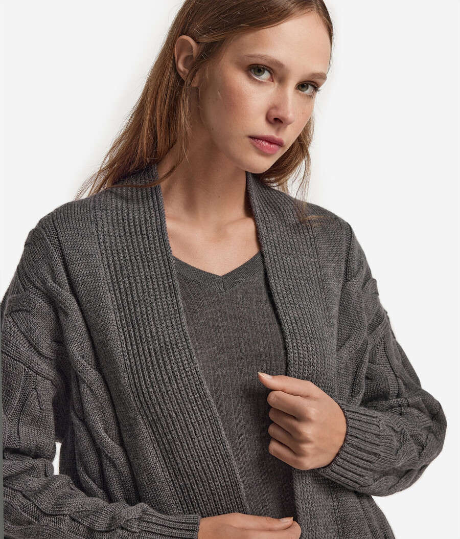 cardigan in lana a trecce