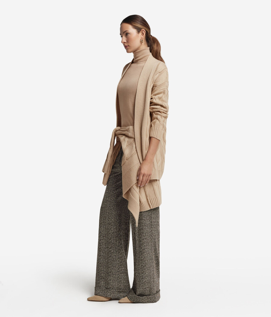cardigan in lana a trecce