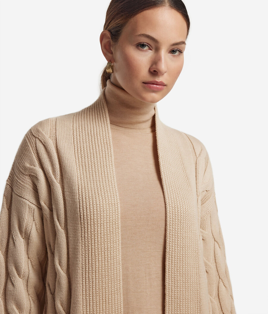 cardigan in lana a trecce