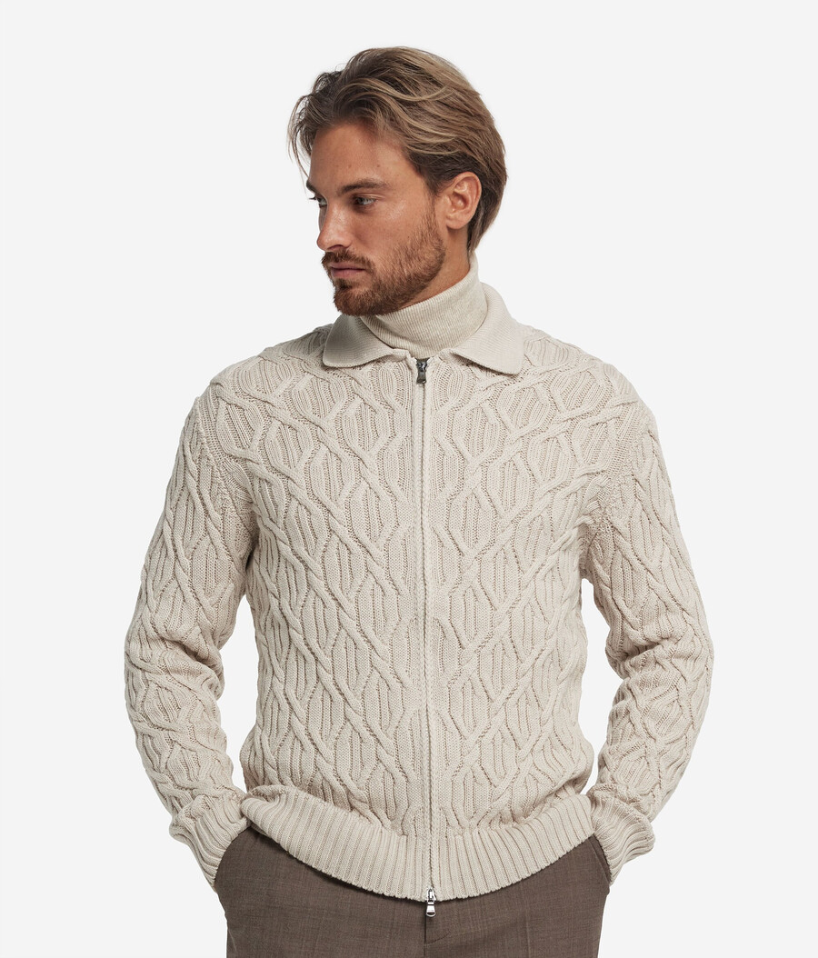 cardigan in lana a trecce