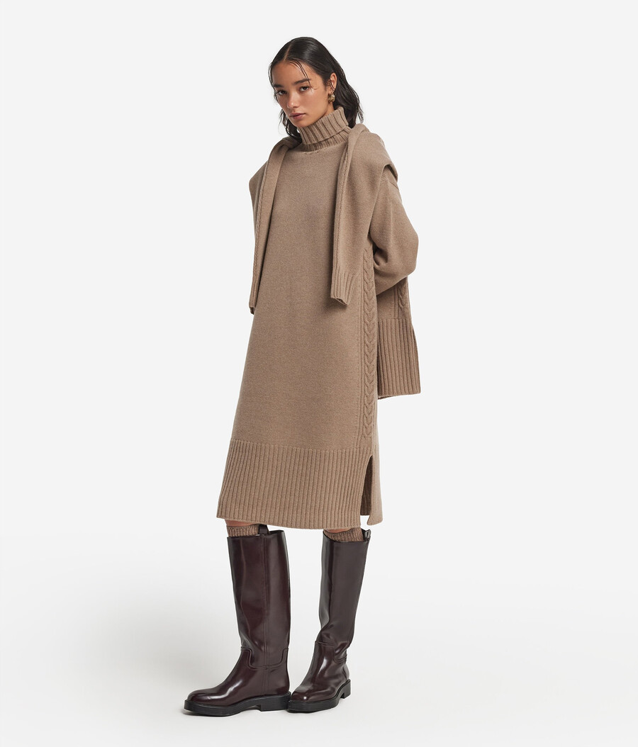 abito in cashmere ultra morbido con lavorazione a trecce