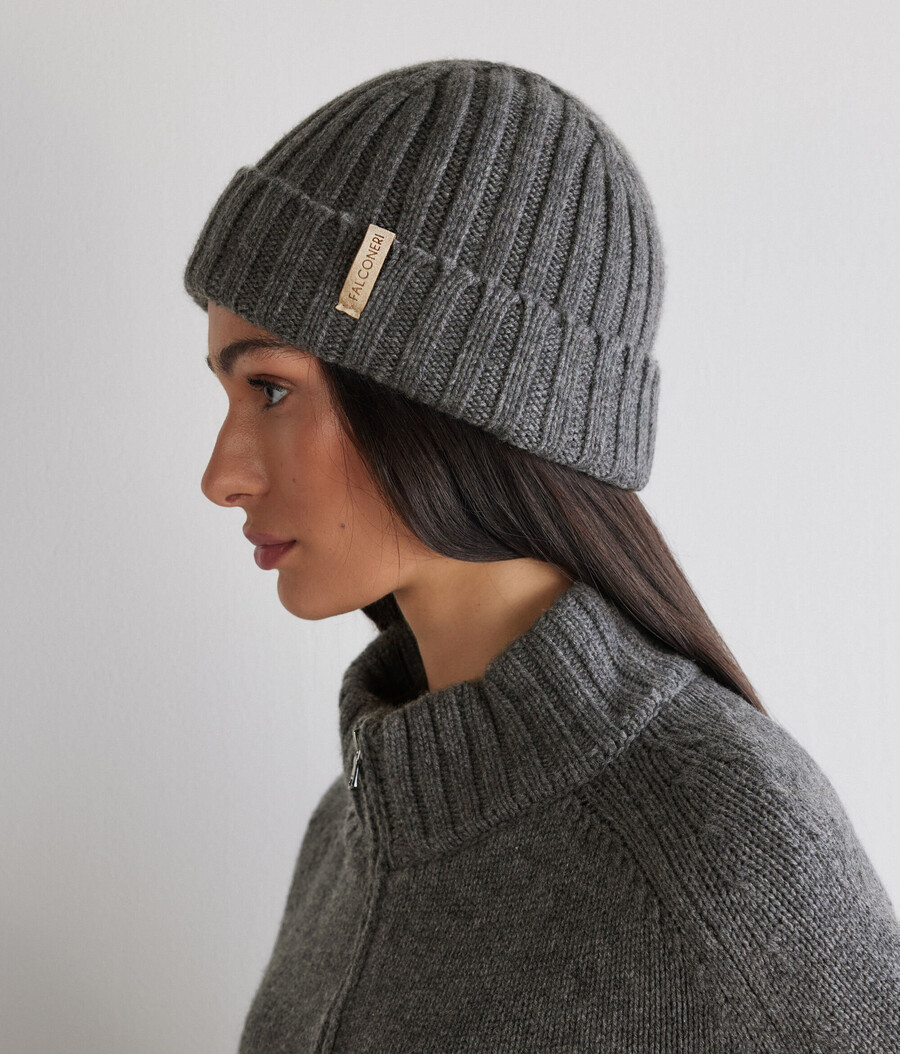 cappello in cashmere con fodera in seta