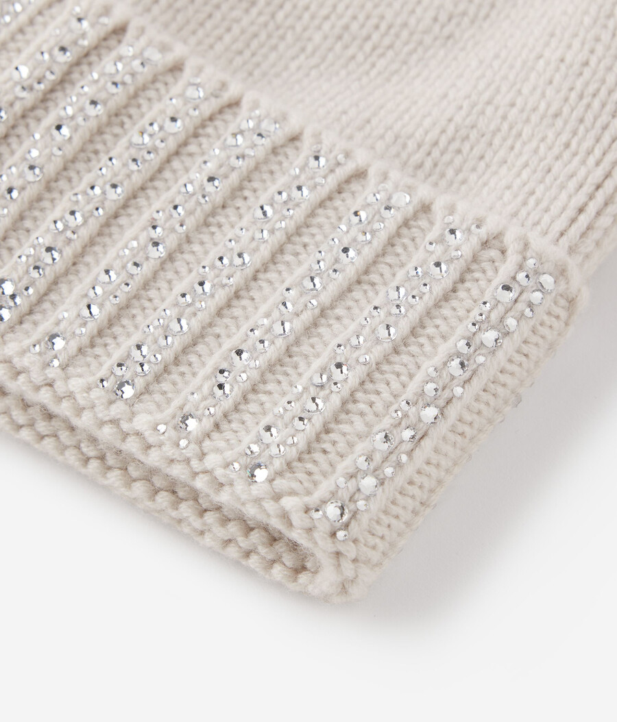 cappello in cashmere con strass