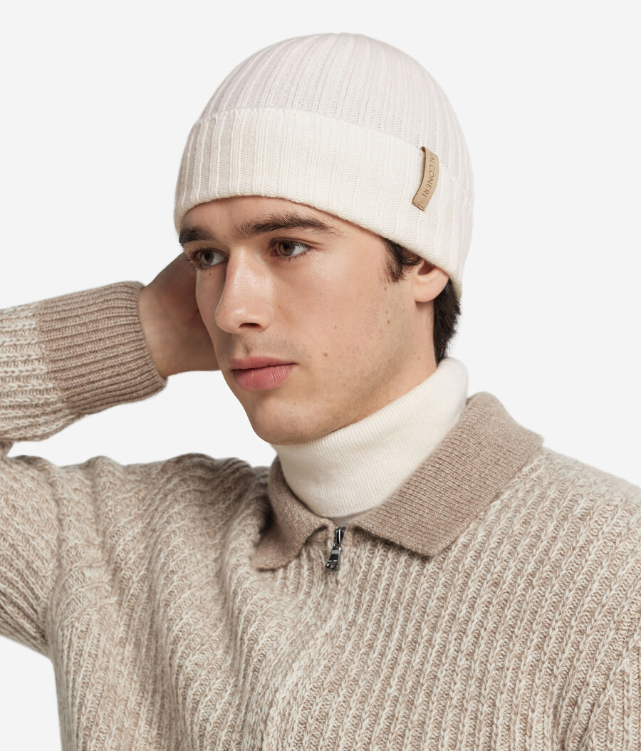 berretto con visiera in cashmere ultra morbido a coste