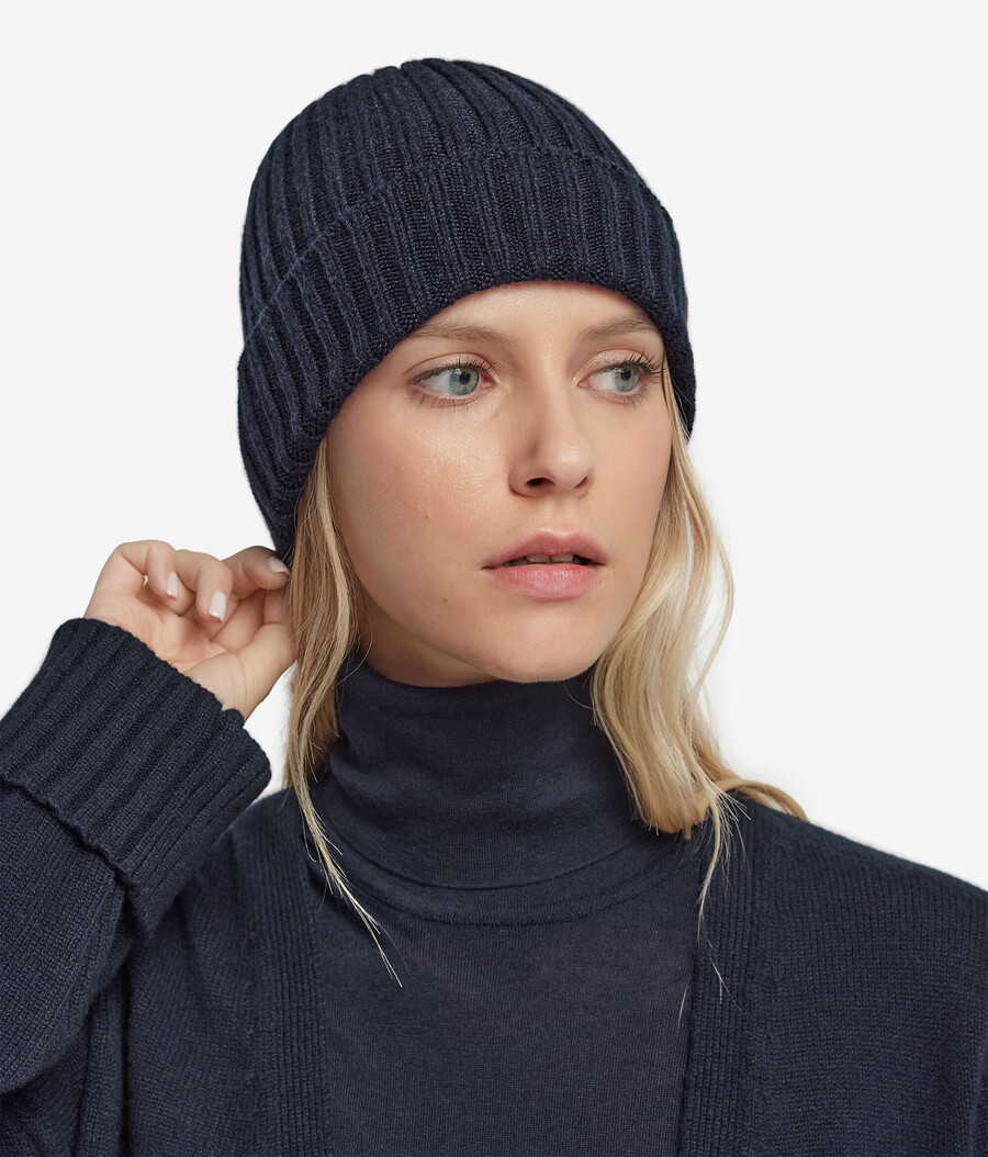 berretto con visiera in cashmere ultra morbido a coste