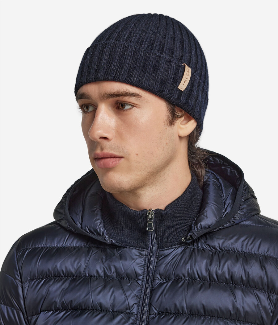 berretto con visiera in cashmere ultra morbido a coste