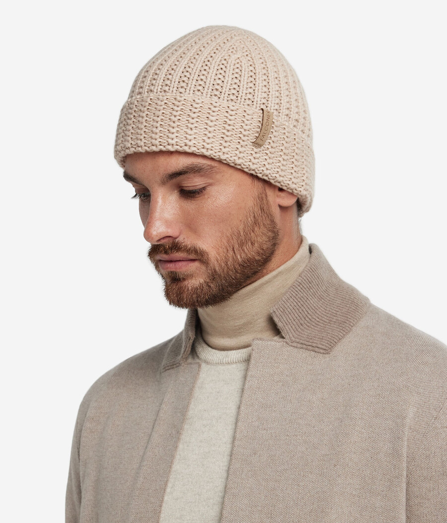 cappello in cashmere a coste