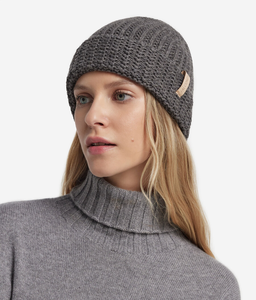 cappello in cashmere a coste