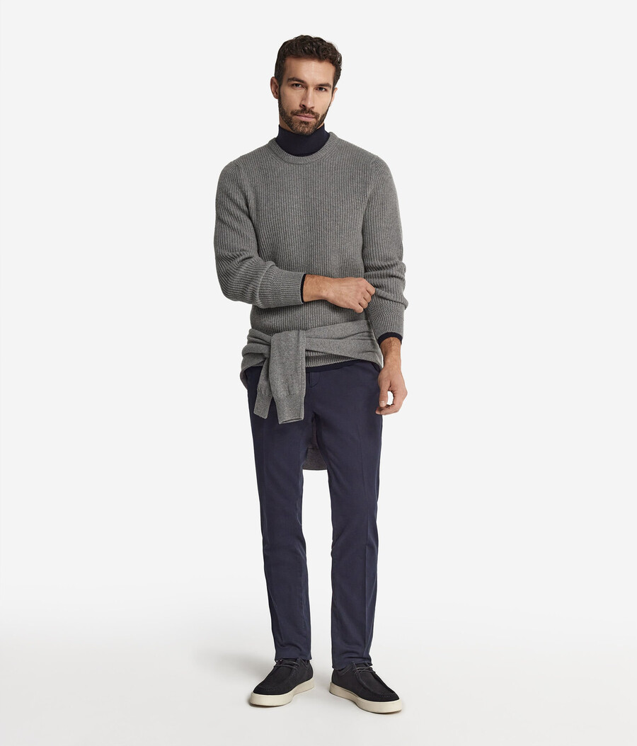 maglione girocollo in cashmere ultra morbido con lavorazione a coste da pescatore