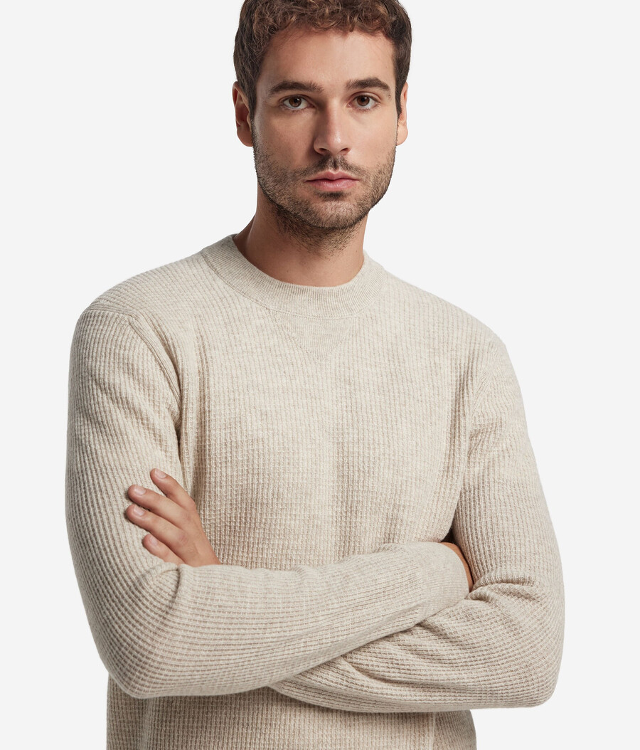 maglione girocollo in cashmere ultra morbido con lavorazione a nido dape