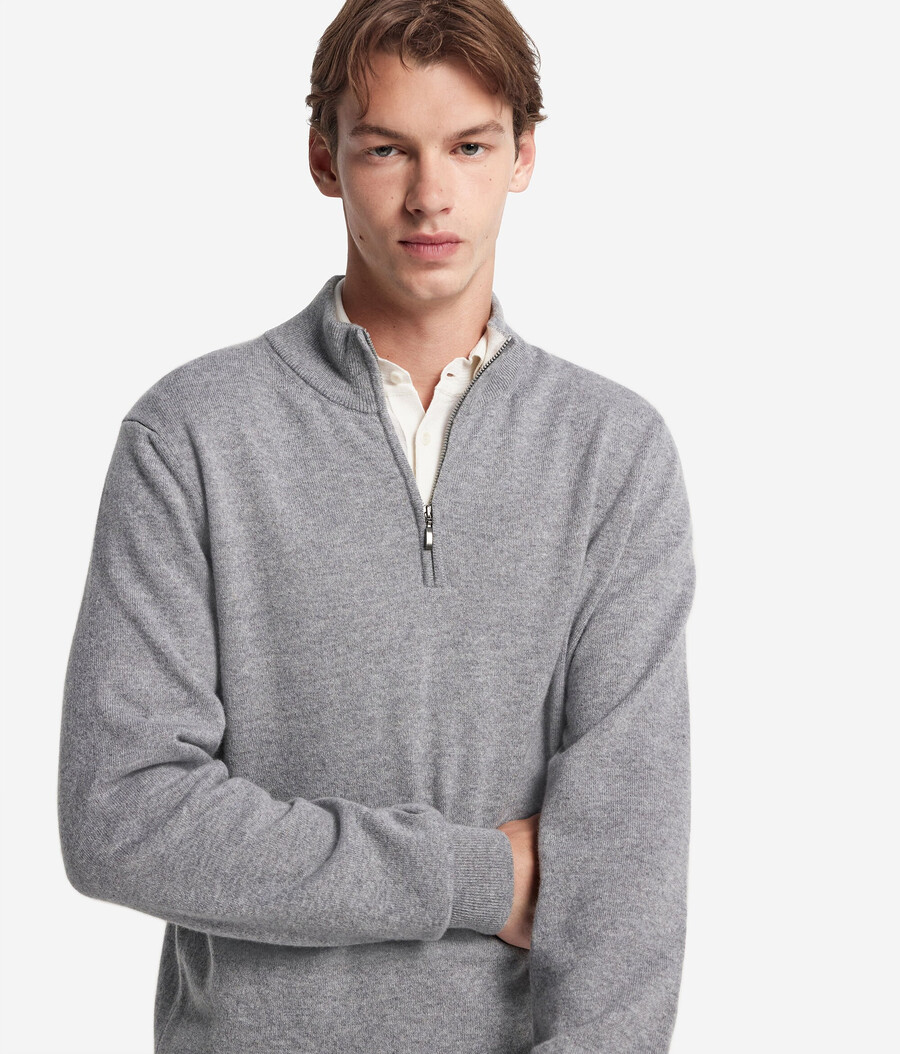 maglione con collo a imbuto e mezza zip in cashmere ultra morbido
