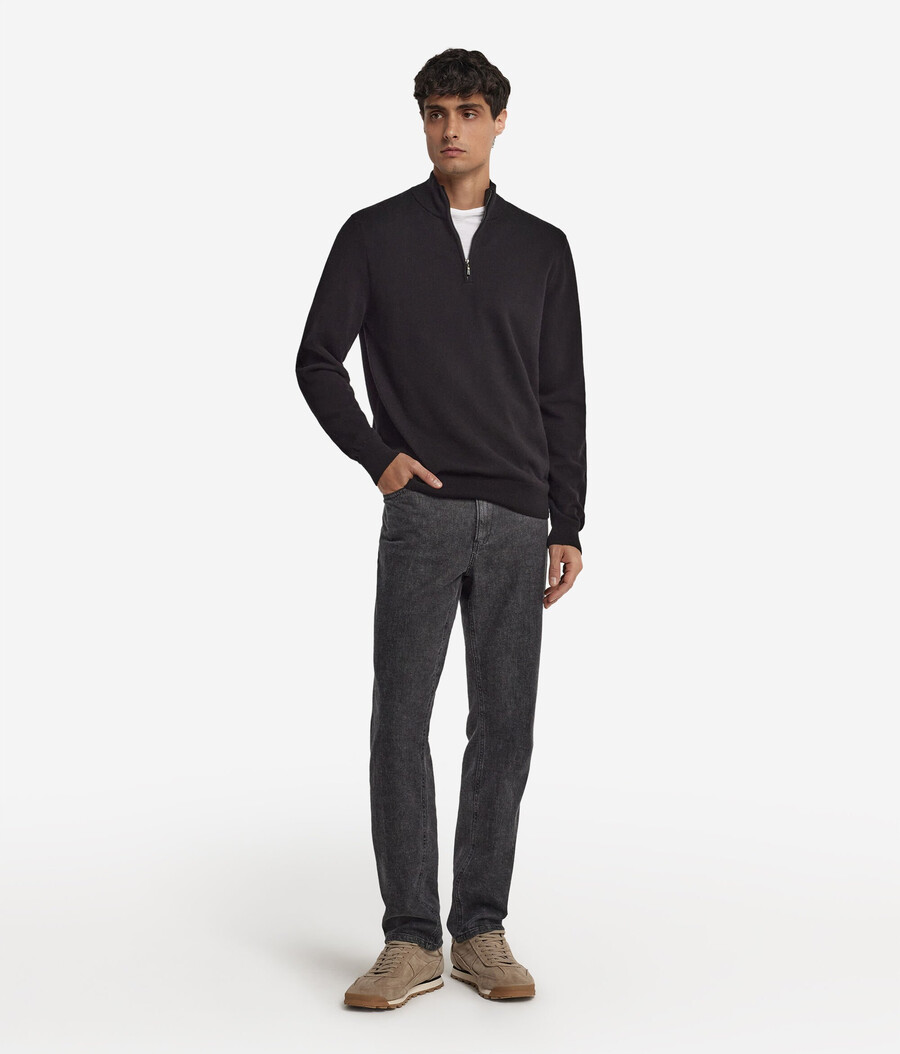 maglione con collo a imbuto e mezza zip in cashmere ultra morbido