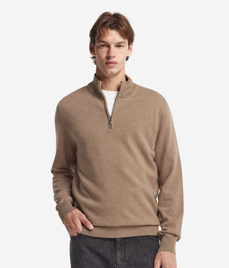 maglione con collo a imbuto e mezza zip in cashmere ultra morbido