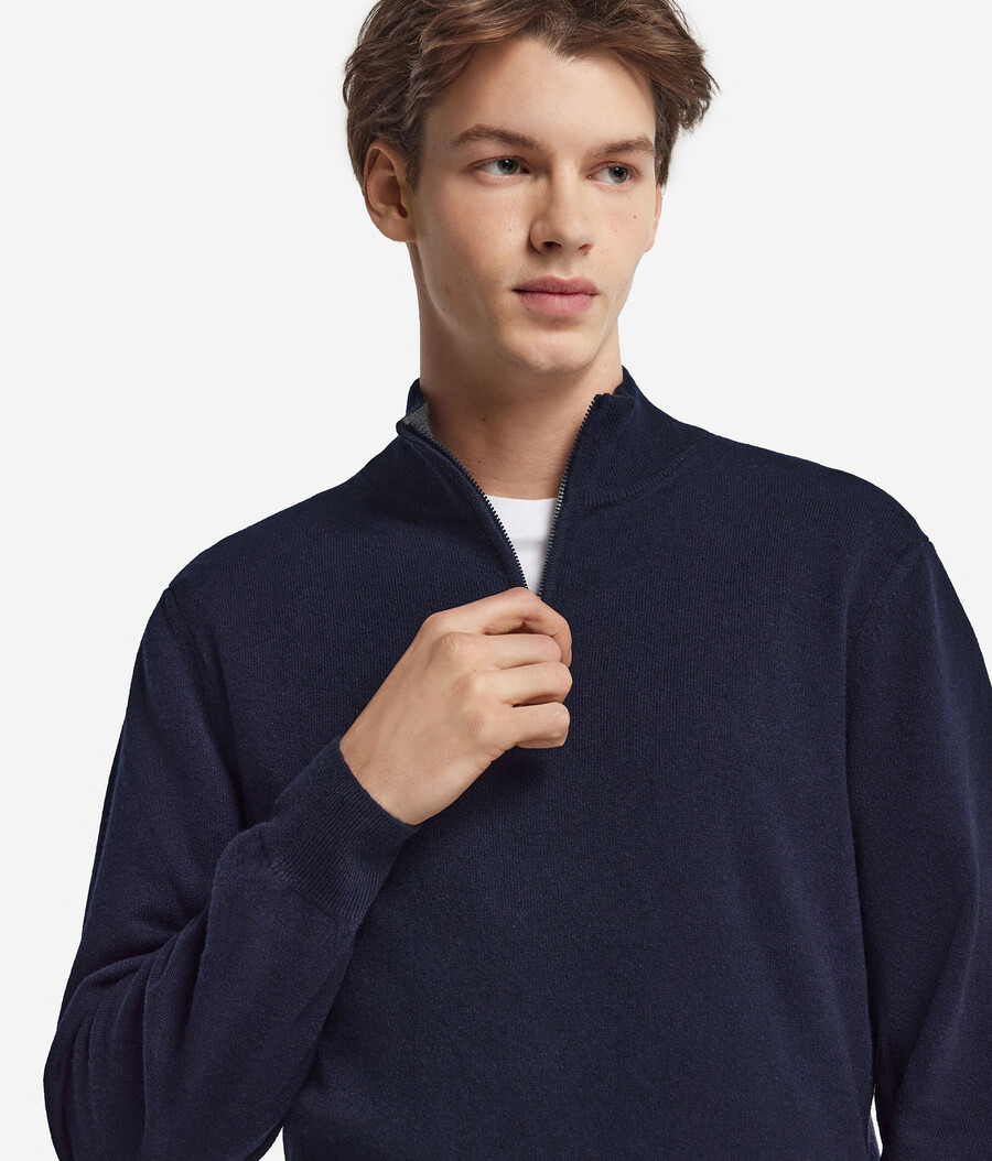 maglione con collo a imbuto e mezza zip in cashmere ultra morbido