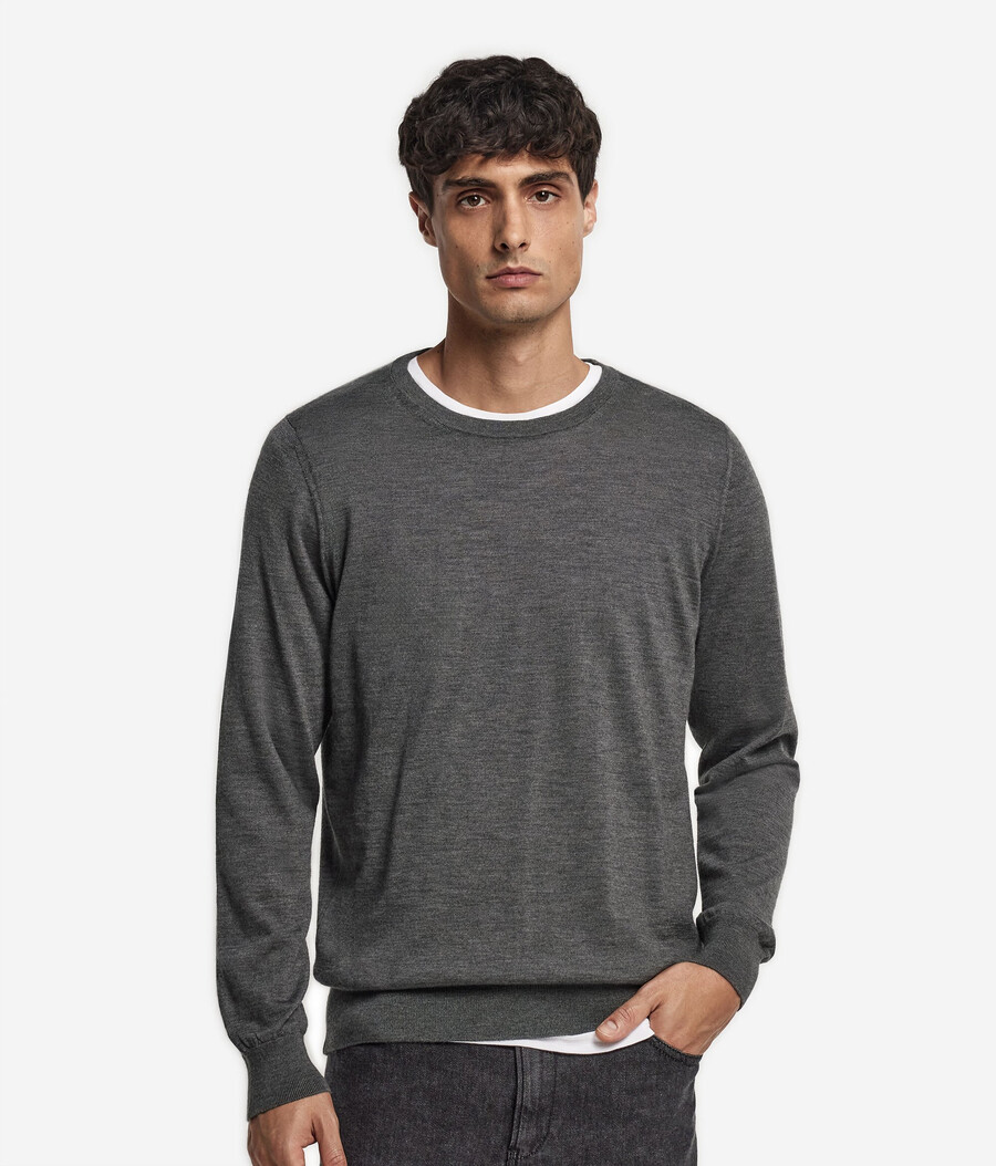 maglione girocollo in cashmere ultrafine