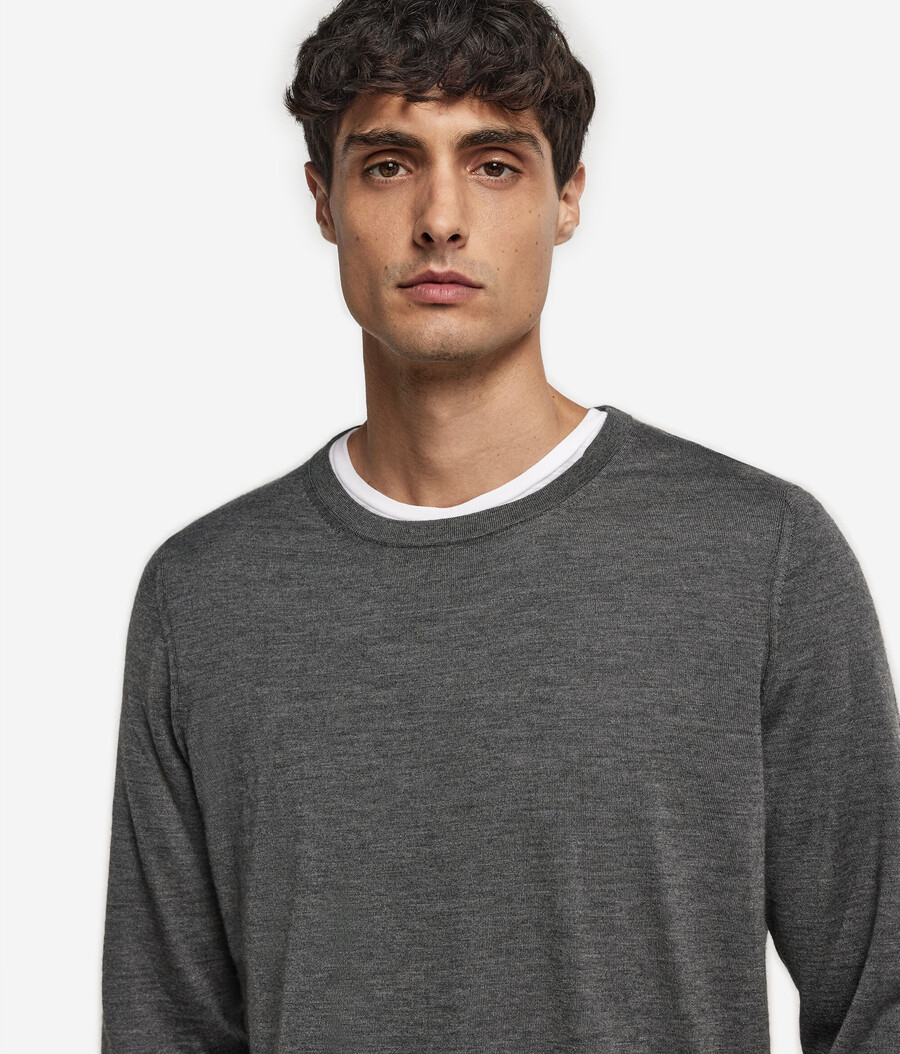 maglione girocollo in cashmere ultrafine