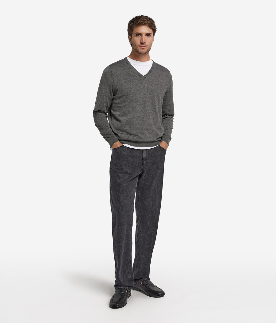 maglione con scollo a v in cashmere ultrafine