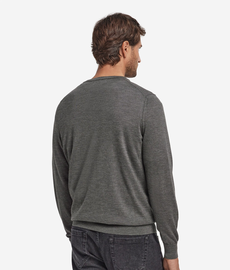 maglione con scollo a v in cashmere ultrafine
