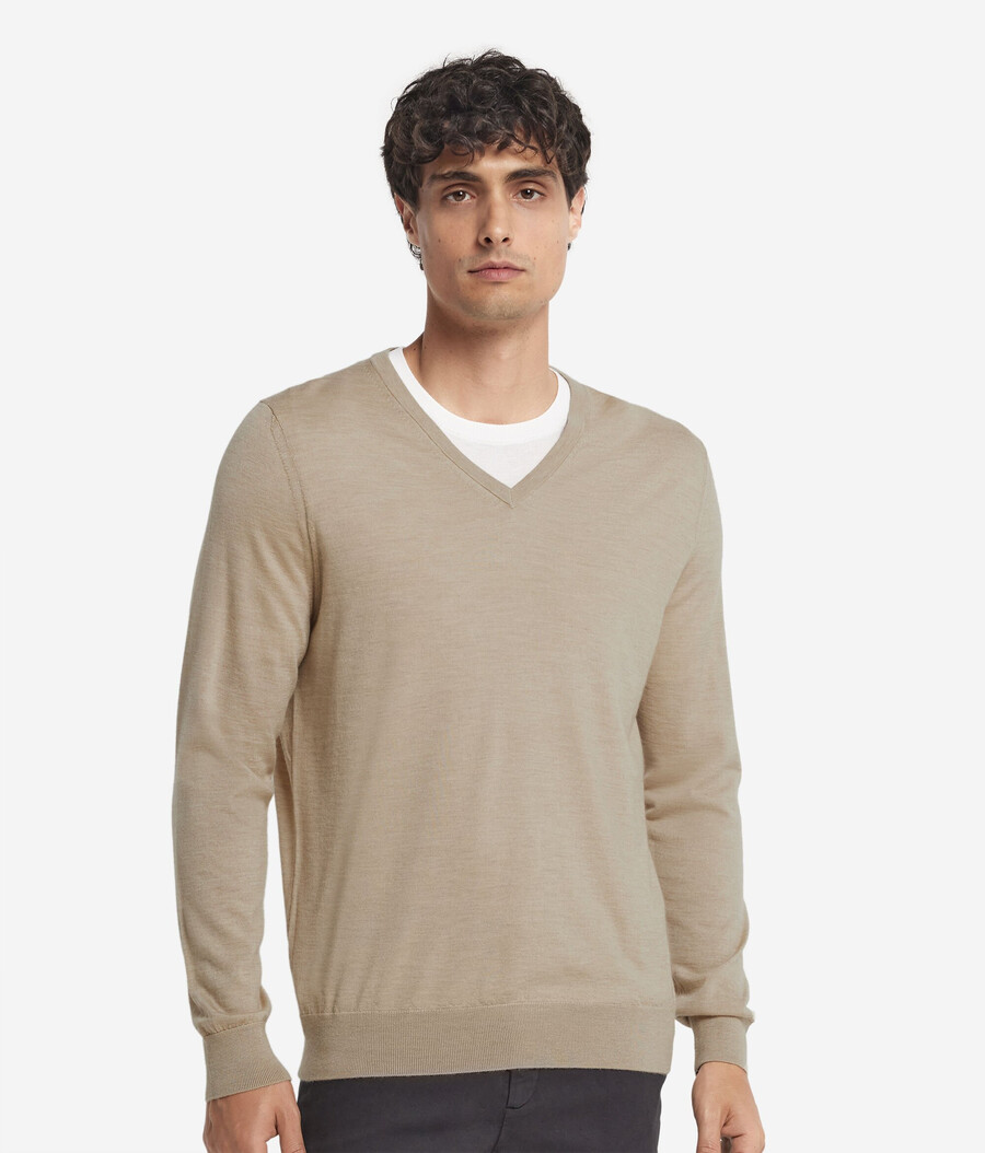 maglione con scollo a v in cashmere ultrafine