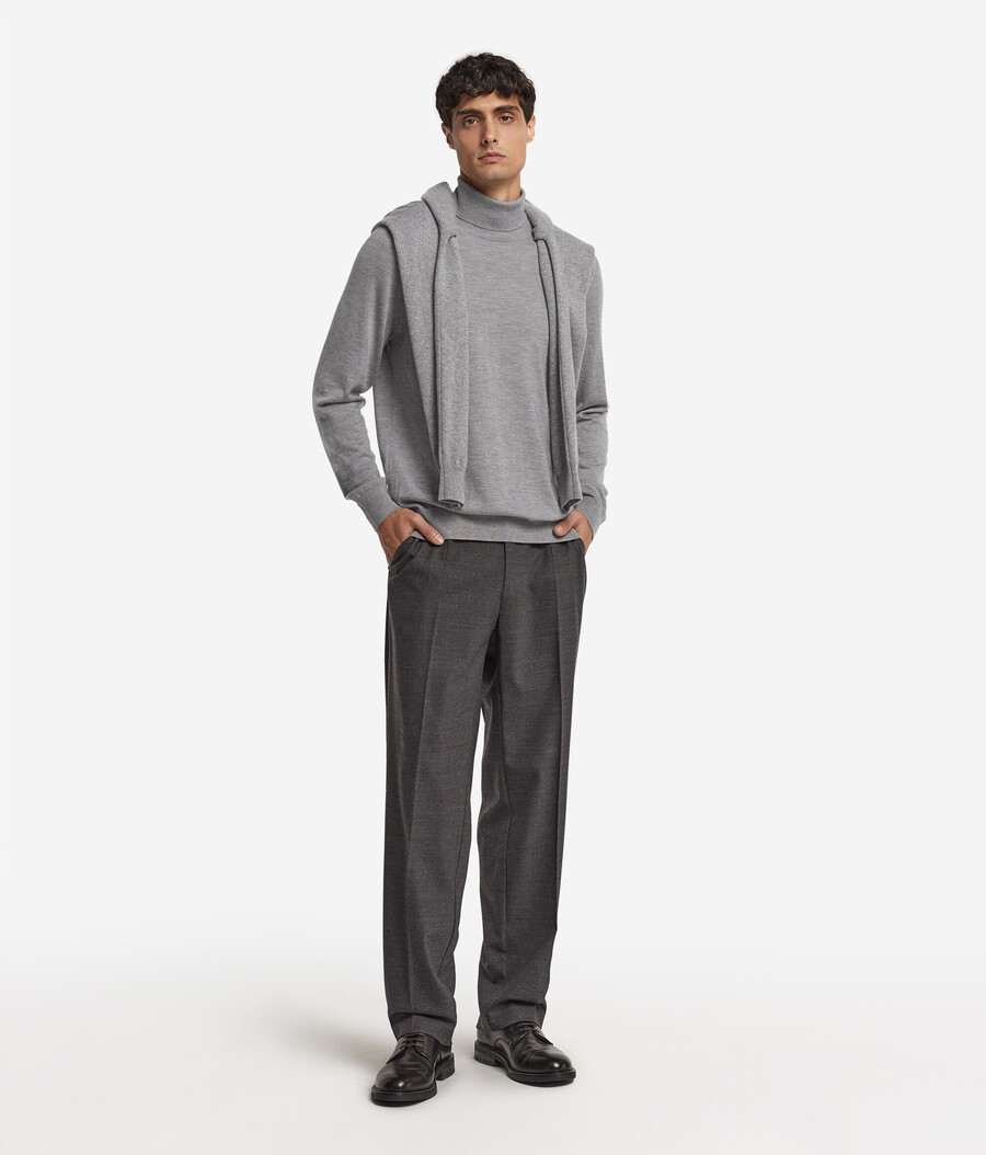 maglione a collo alto in cashmere ultrafine