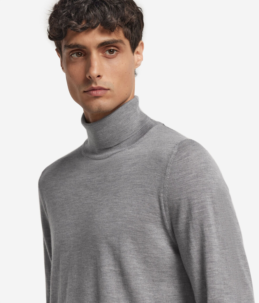 maglione a collo alto in cashmere ultrafine