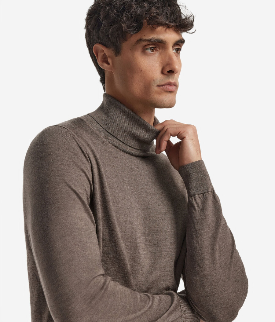 maglione a collo alto in cashmere ultrafine