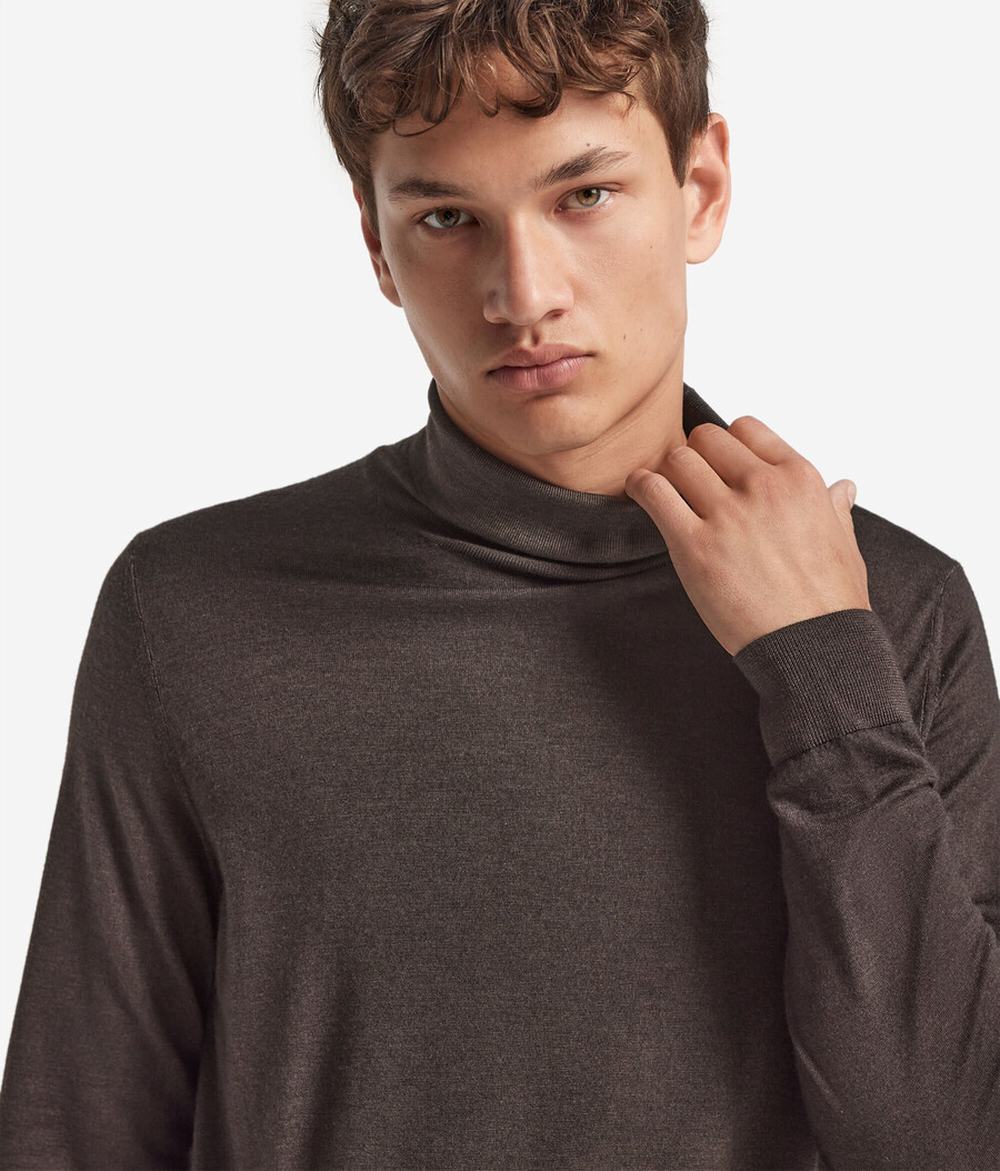 maglione a collo alto in cashmere ultrafine