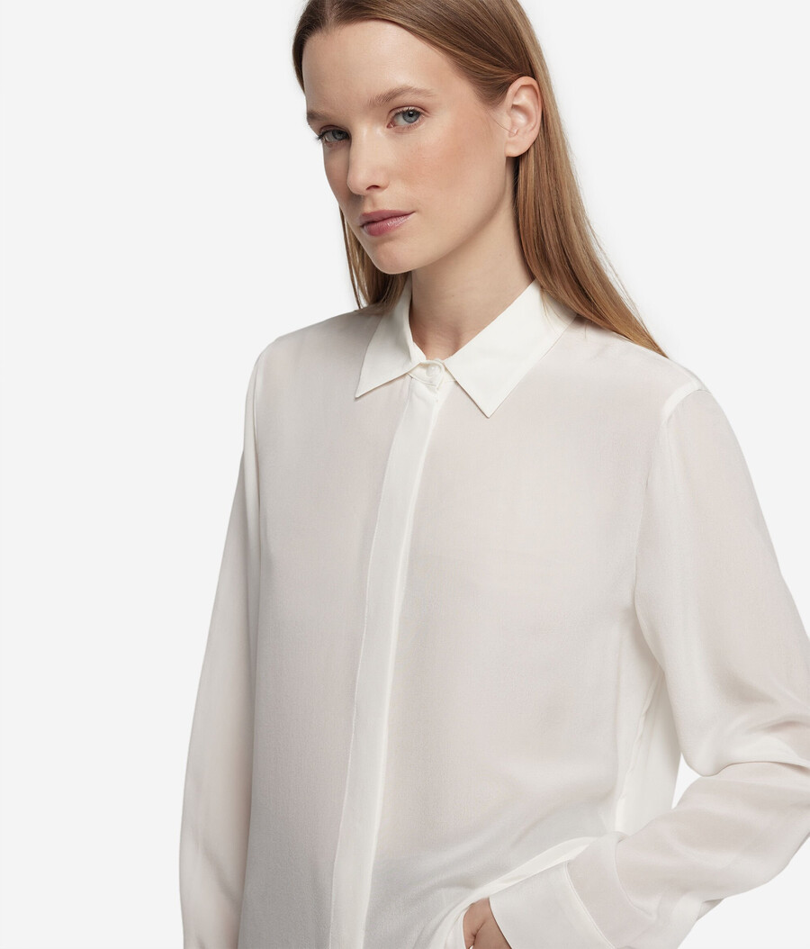 camicia di seta con colletto