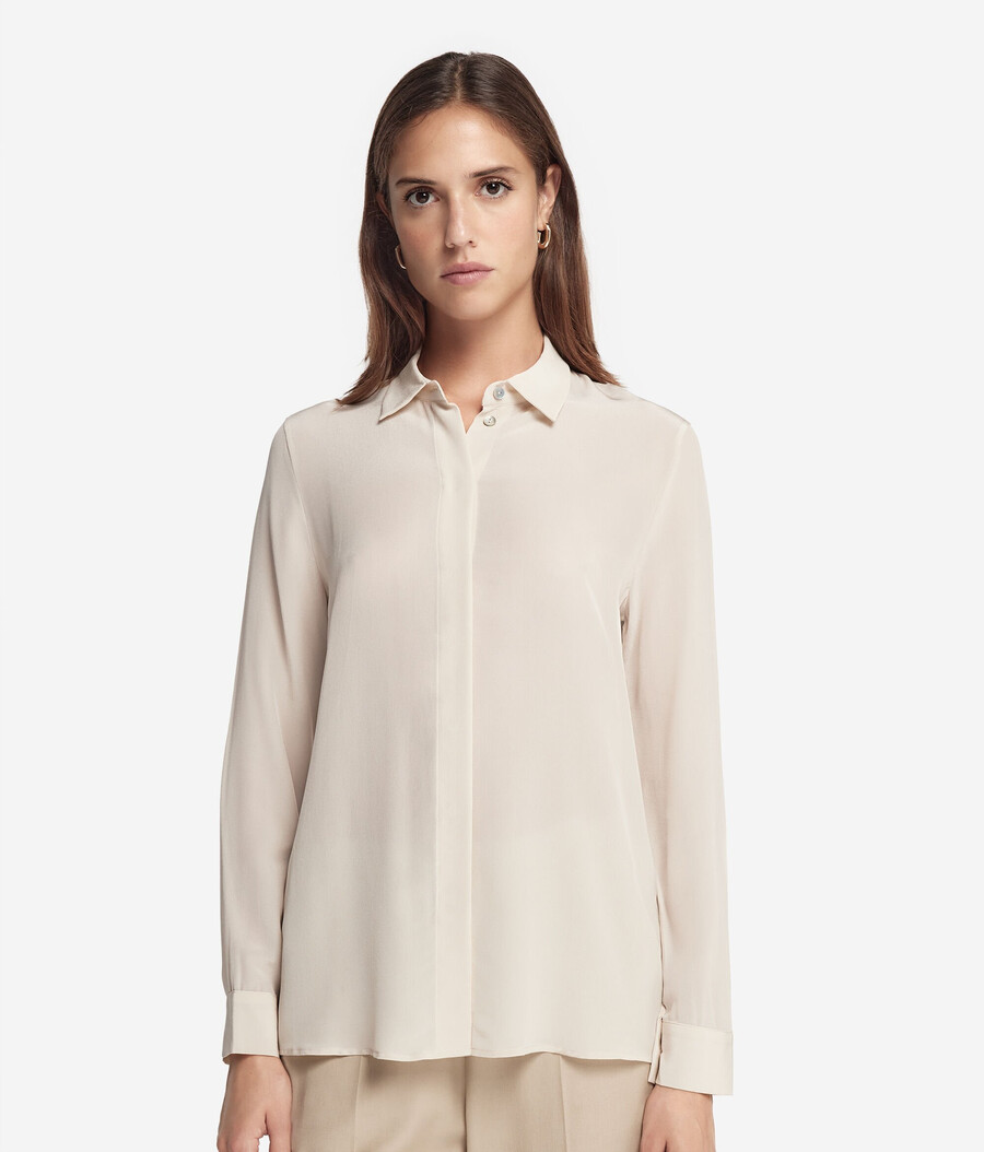 camicia di seta con colletto