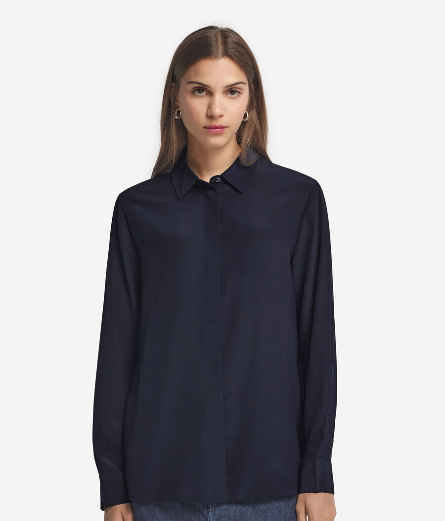 camicia di seta con colletto