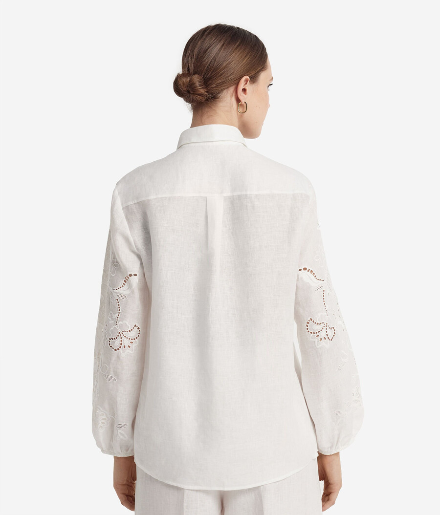 camicia di lino ricamata