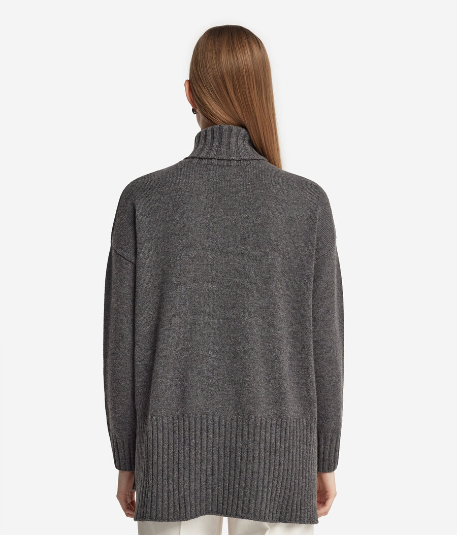 maglione lungo a collo alto in cashmere ultra morbido