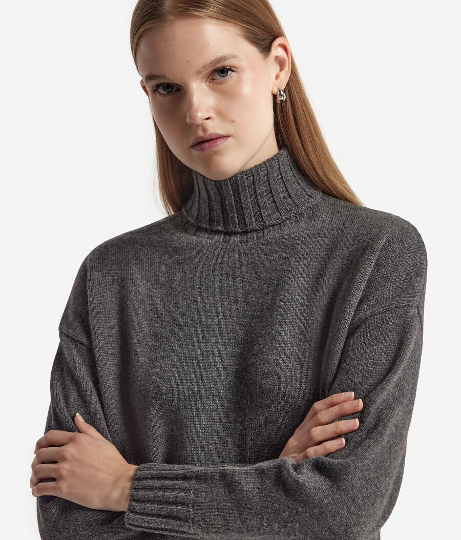 maglione lungo a collo alto in cashmere ultra morbido