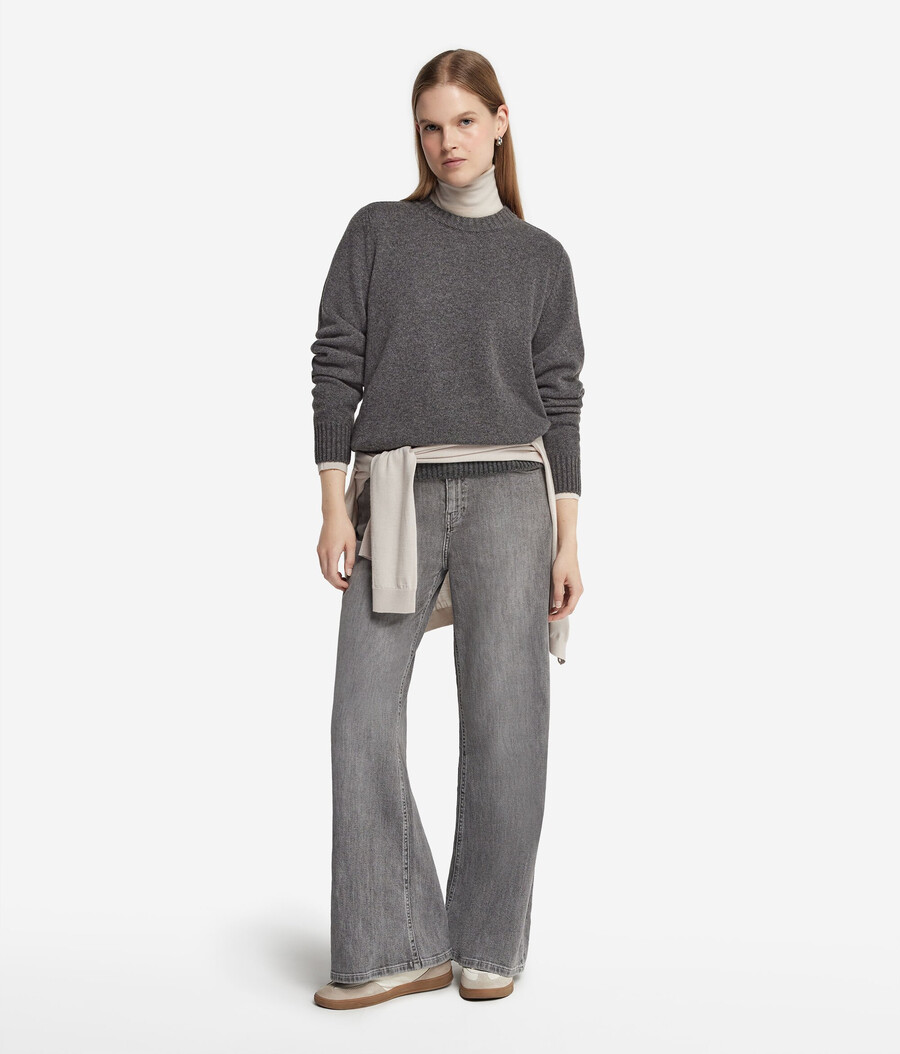 maglione girocollo in cashmere ultra morbido con maniche a giro