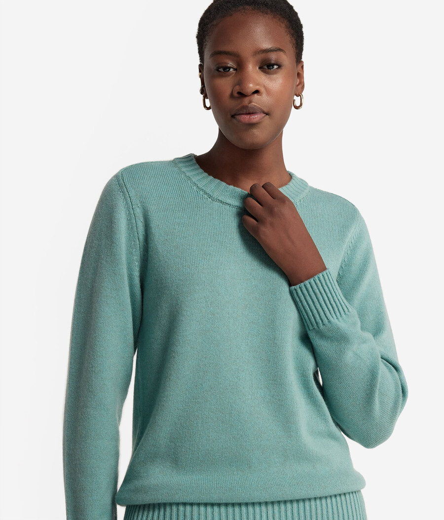 maglione girocollo in cashmere ultra morbido con maniche a giro