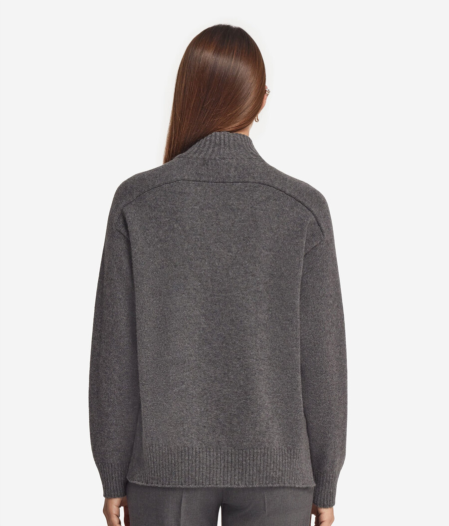 dolcevita in cashmere ultra morbido con maniche inserite