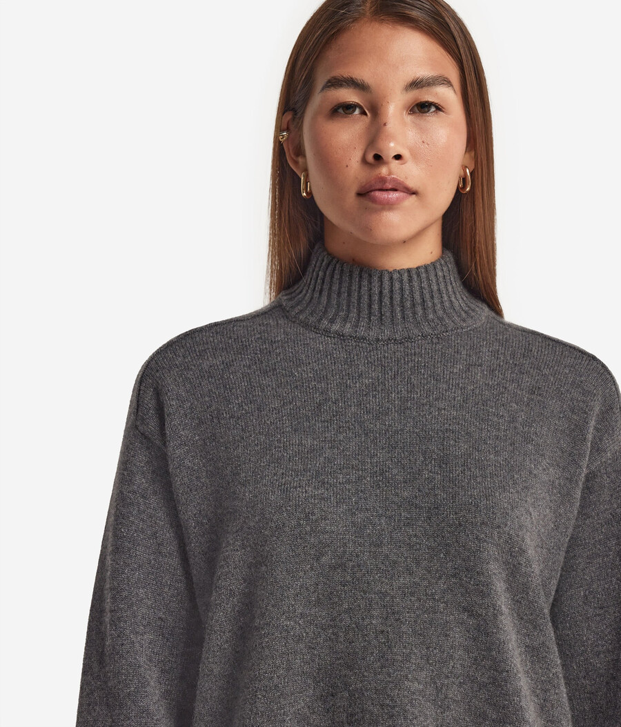 dolcevita in cashmere ultra morbido con maniche inserite