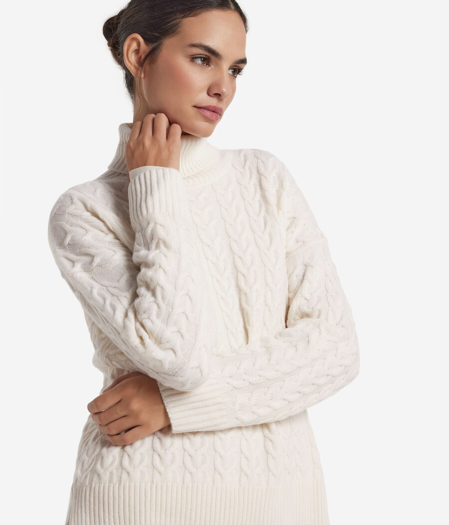 dolcevita in cashmere ultra morbido con lavorazione a trecce