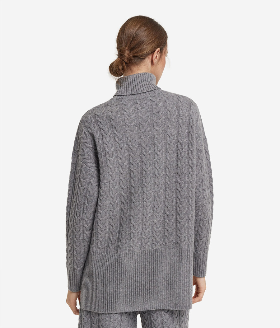 dolcevita in cashmere ultra morbido con lavorazione a trecce