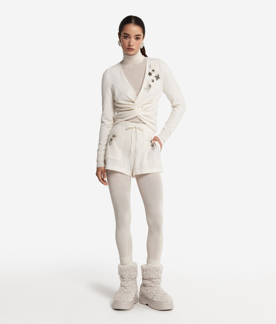 cashmere cache coeur con ricamo floreale