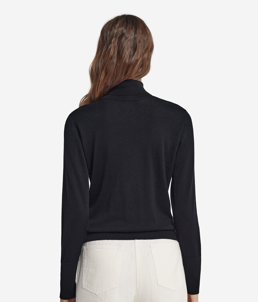 maglione incrociato a collo alto in cashmere ultrafine