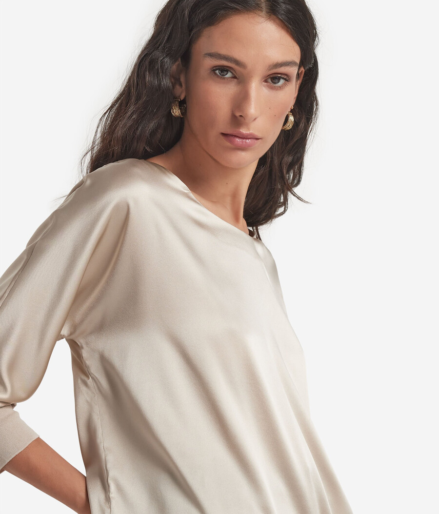 maglione in raso di seta a scollo tondo