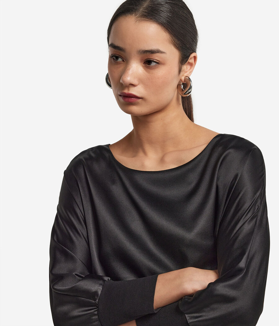 maglione in raso di seta a scollo tondo