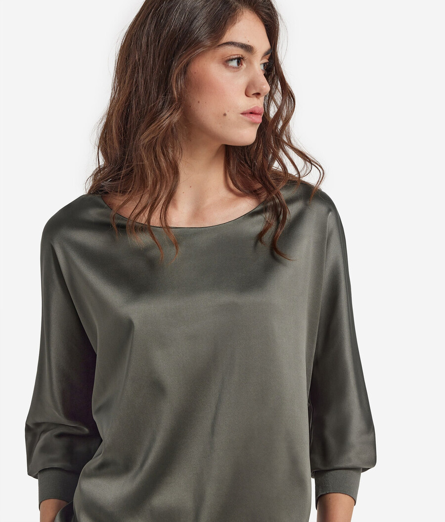 maglione in raso di seta a scollo tondo