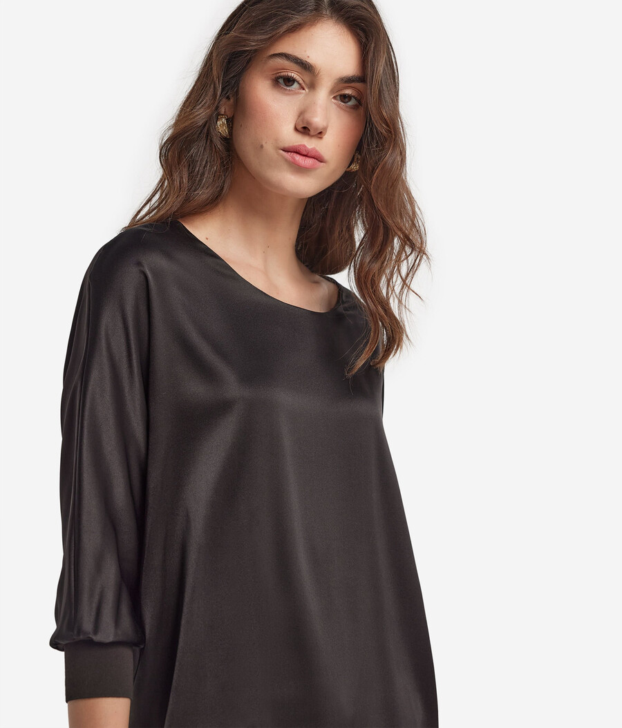 maglione in raso di seta a scollo tondo