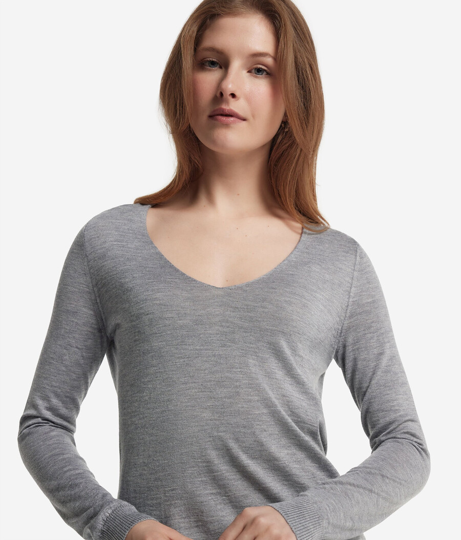 maglione con scollo a v in cashmere ultrafine