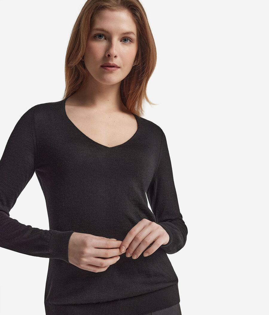 maglione con scollo a v in cashmere ultrafine