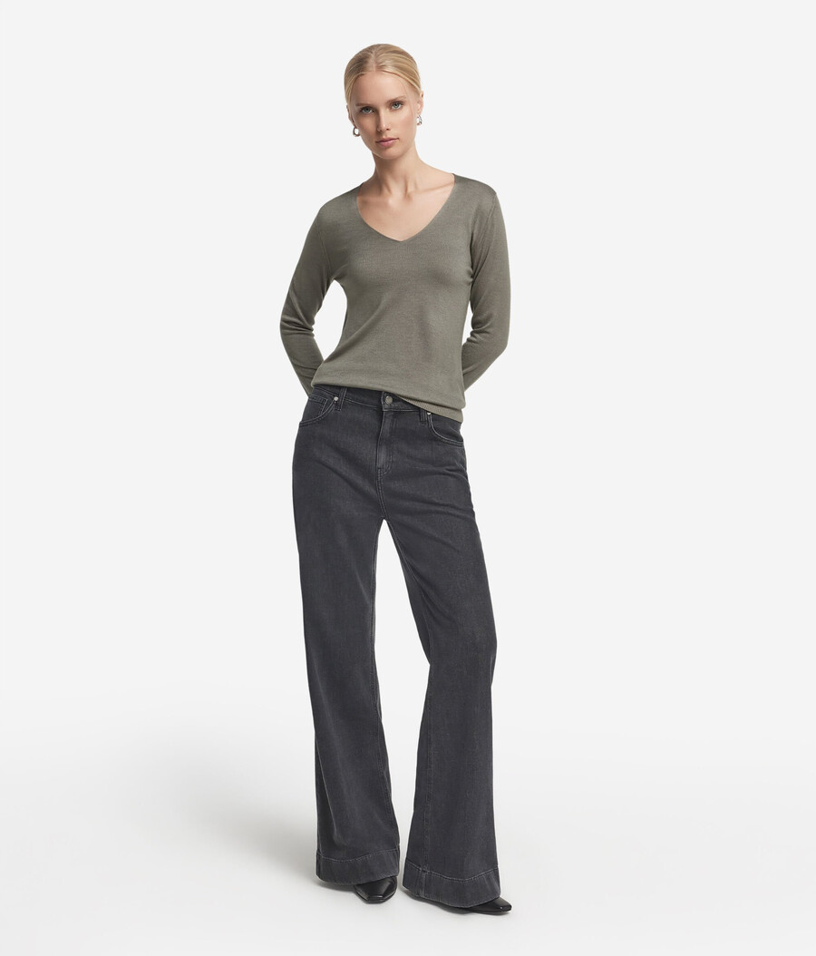 maglione con scollo a v in cashmere ultrafine