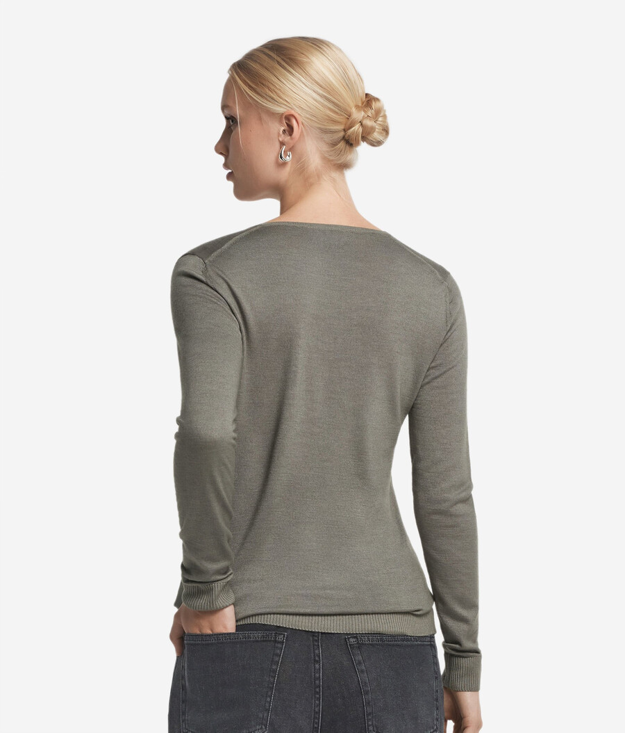 maglione con scollo a v in cashmere ultrafine